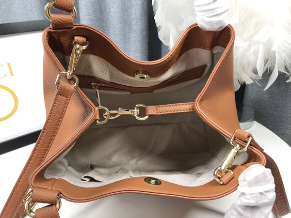 激安グッチバッグコピー着用イメージ